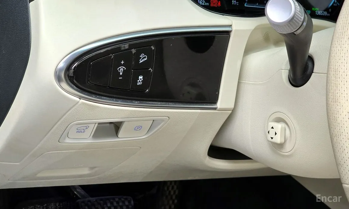 Фото 14 - Genesis GV70