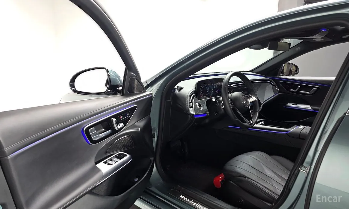 Mercedes-Benz E-Class 2024 E200 Avantgarde