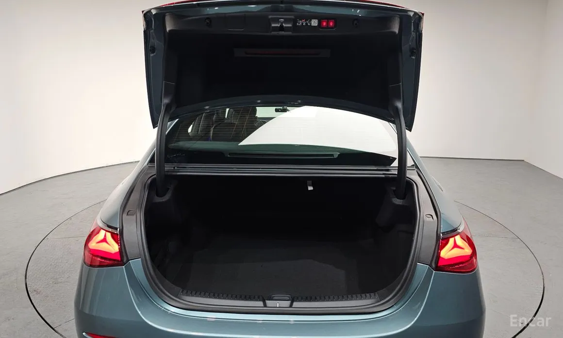 Mercedes-Benz E-Class 2024 E200 Avantgarde