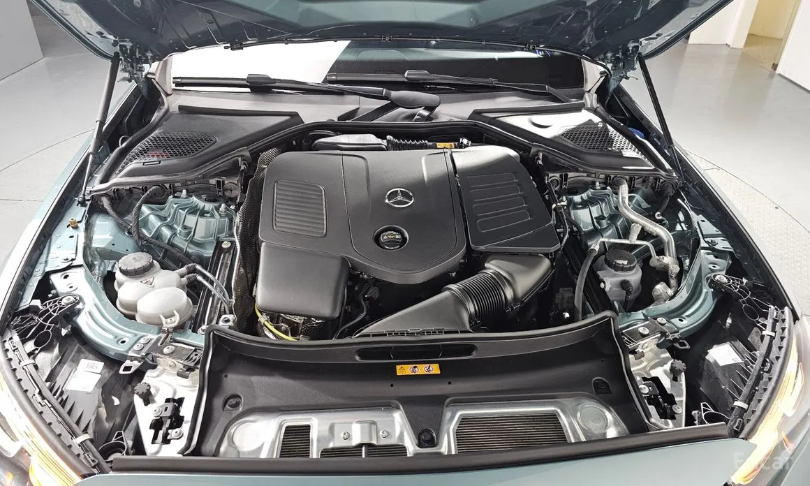 Mercedes-Benz E-Class 2024 E200 Avantgarde