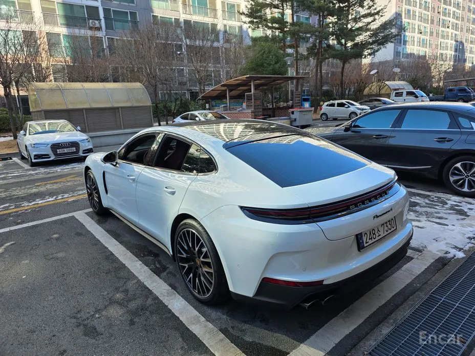 Фото 5 - Porsche Panamera