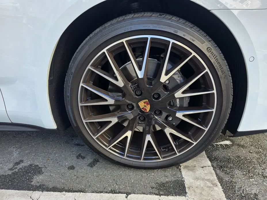 Фото 7 - Porsche Panamera