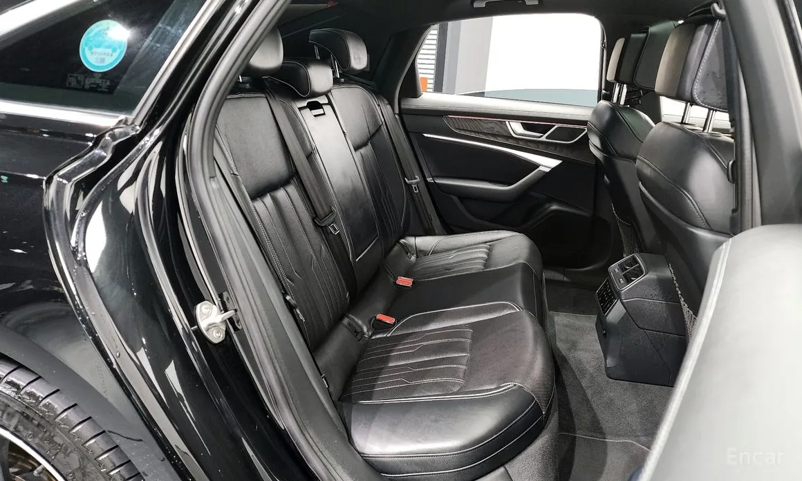 Фото 12 - Audi A6