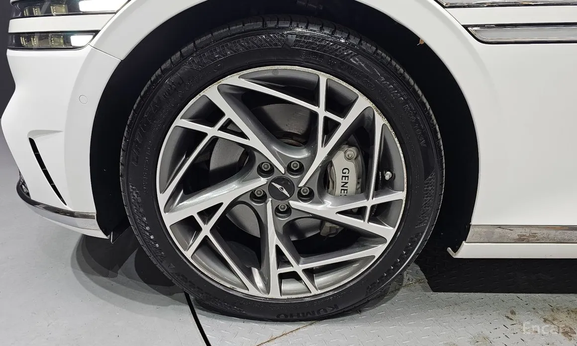 Фото 5 - Genesis G90