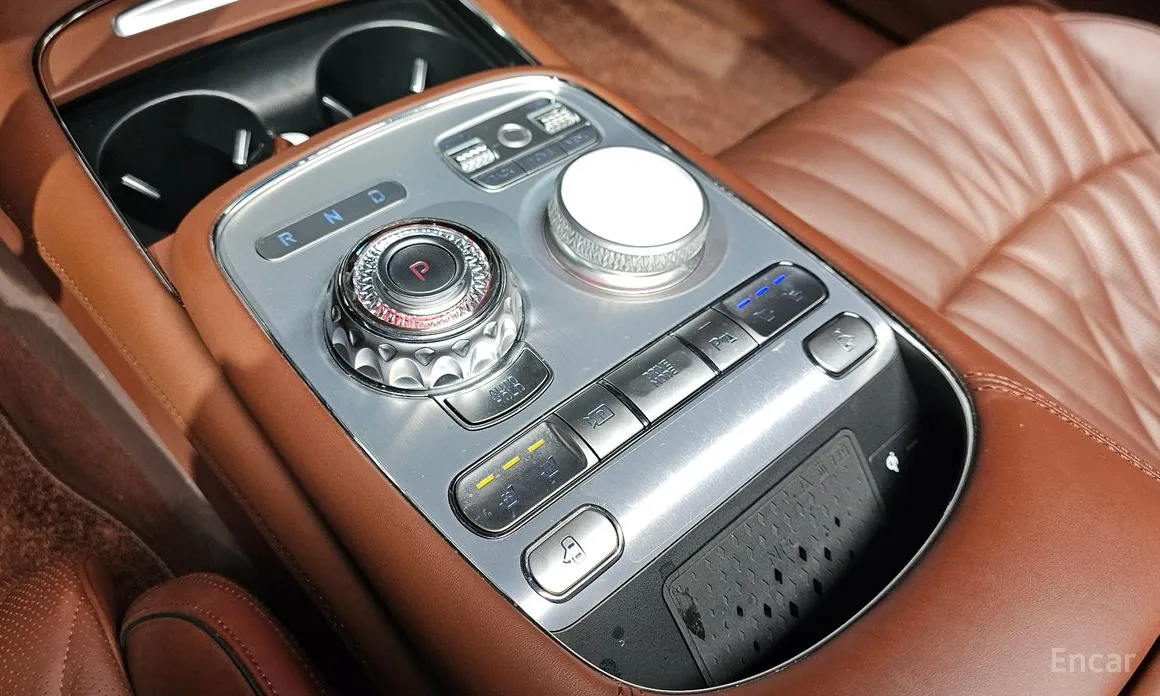 Фото 9 - Genesis G90