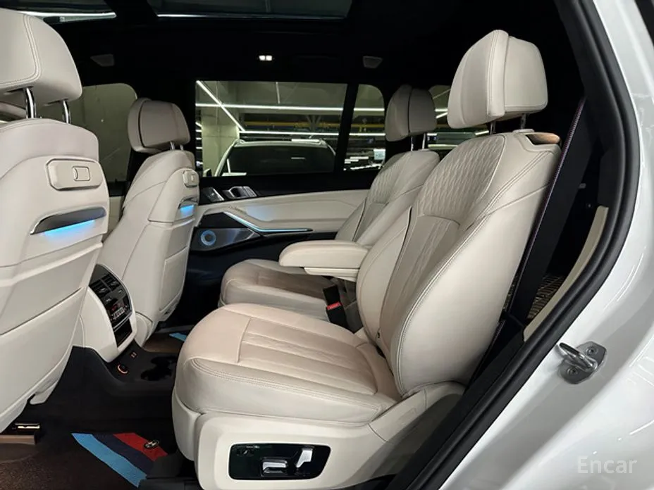 Фото 16 - BMW X7