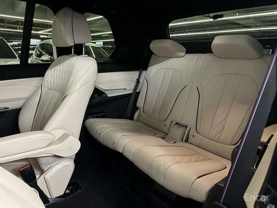 Фото 17 - BMW X7