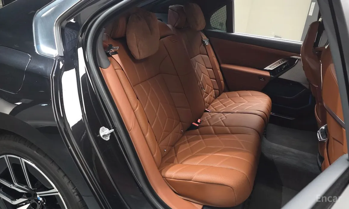 Фото 11 - BMW 7 Series