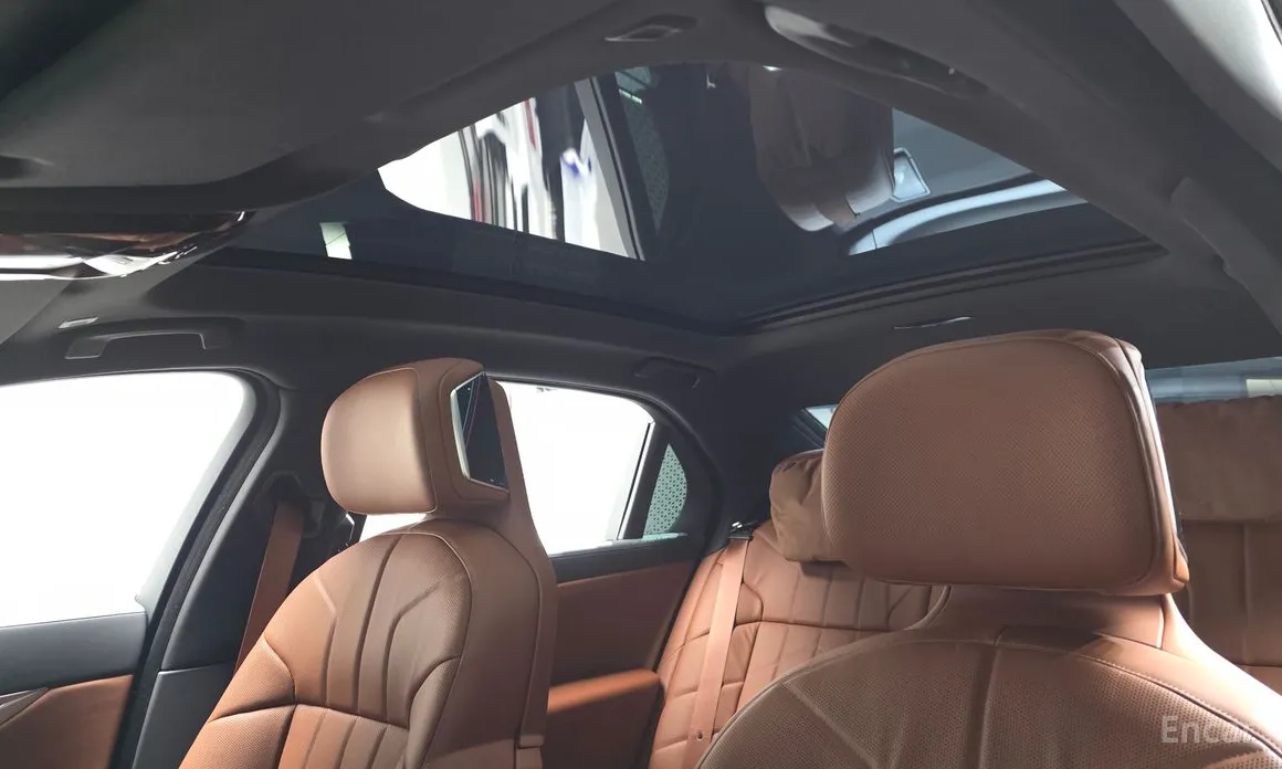 Фото 19 - BMW 7 Series