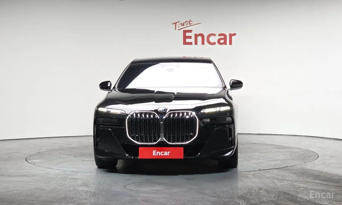 Фото 3 - BMW 7 Series