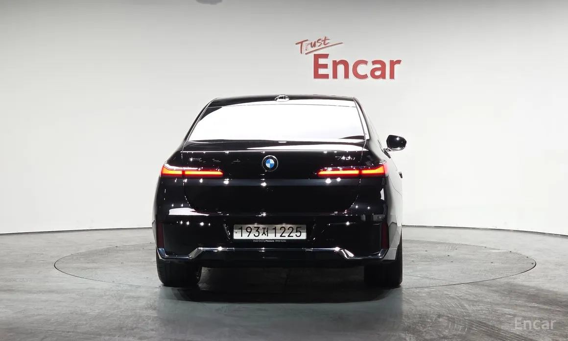 Фото 4 - BMW 7 Series