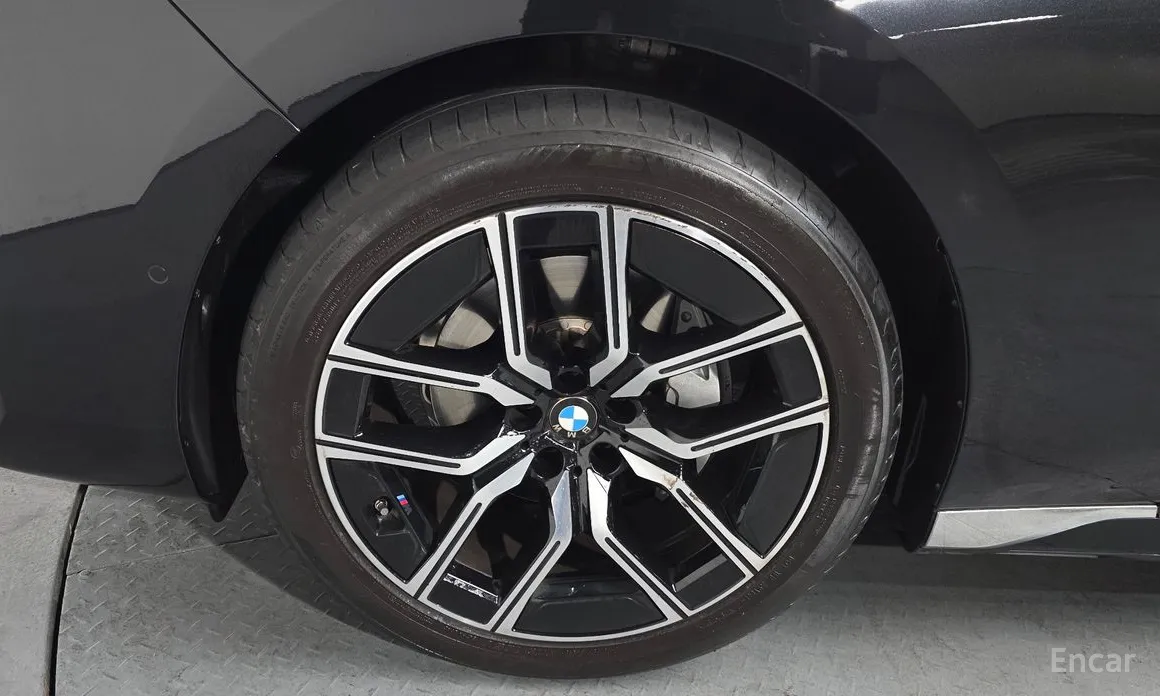 Фото 5 - BMW 7 Series