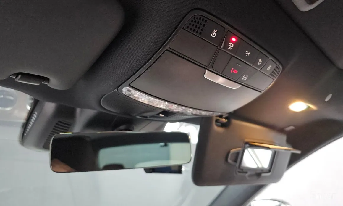 Фото 17 - Mercedes-Benz E-Class