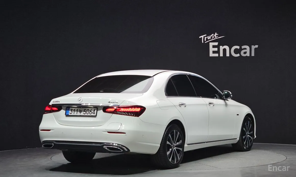 Фото 2 - Mercedes-Benz E-Class