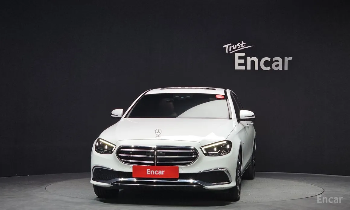 Фото 3 - Mercedes-Benz E-Class