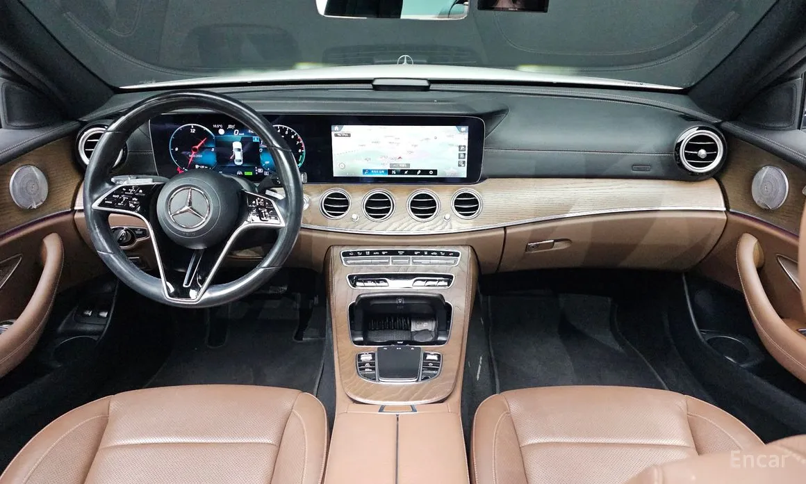 Фото 7 - Mercedes-Benz E-Class