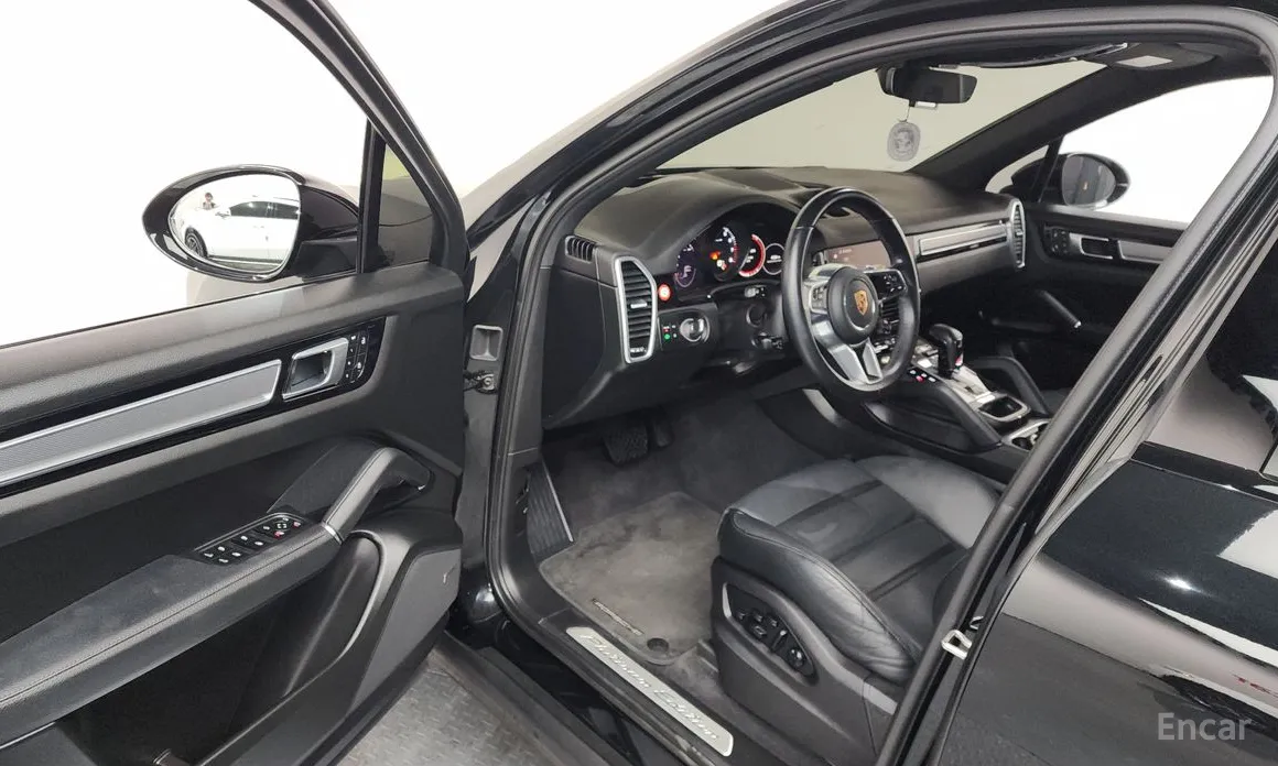 Фото 10 - Porsche Cayenne