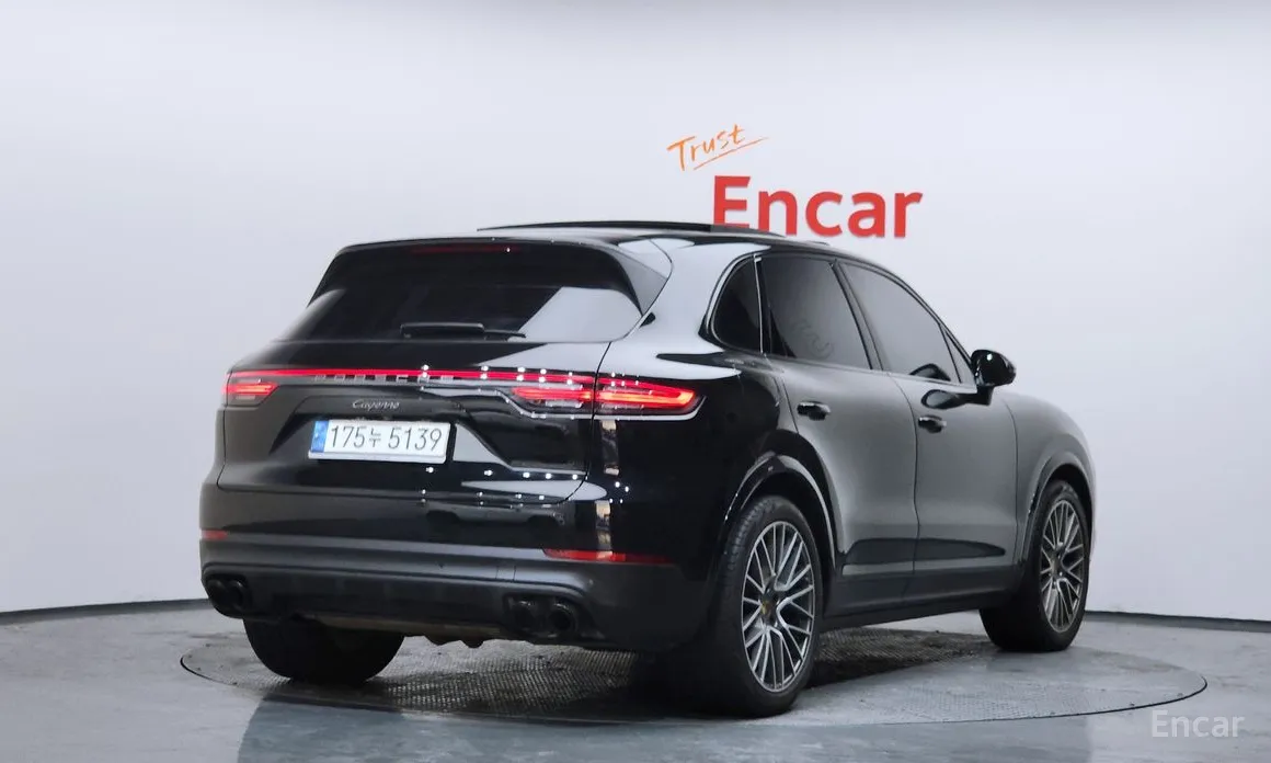 Фото 2 - Porsche Cayenne