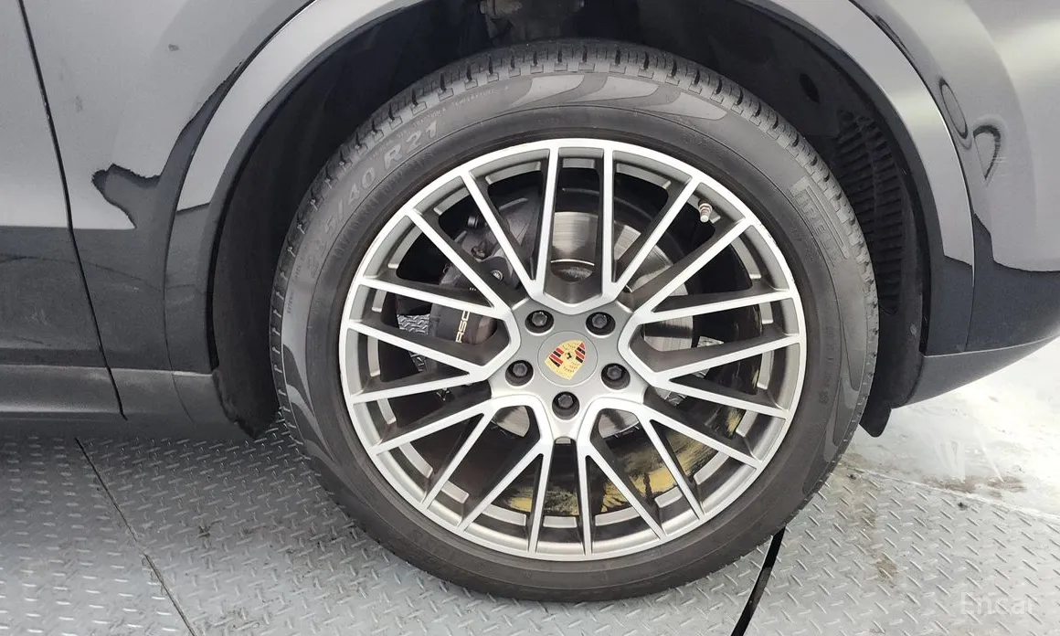 Фото 5 - Porsche Cayenne