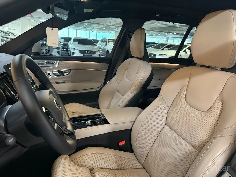 Фото 10 - Volvo XC90