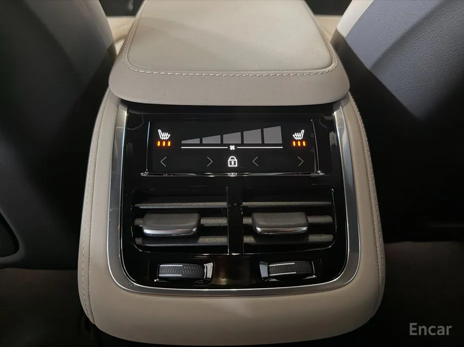 Фото 12 - Volvo XC90