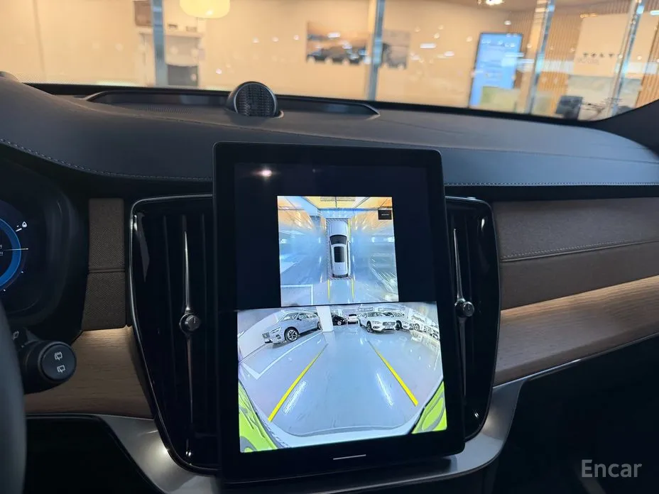 Фото 15 - Volvo XC90