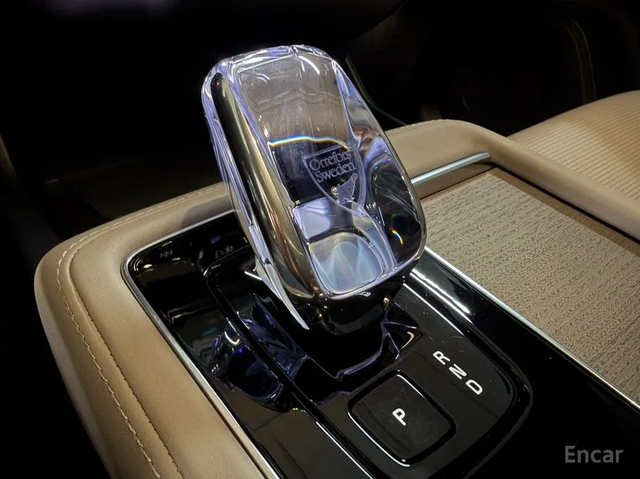 Фото 9 - Volvo XC90