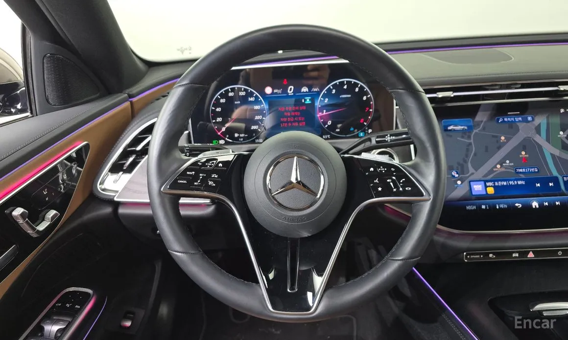 Фото 13 - Mercedes-Benz E-Class