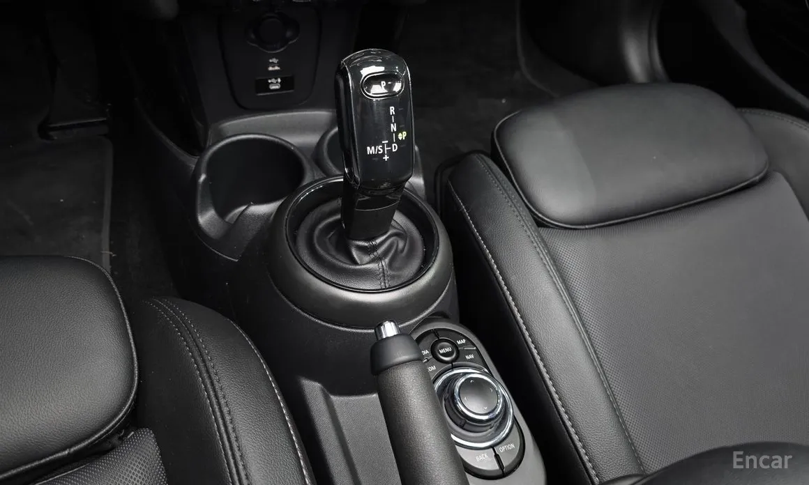 Фото 9 - Mini Cooper Convertible