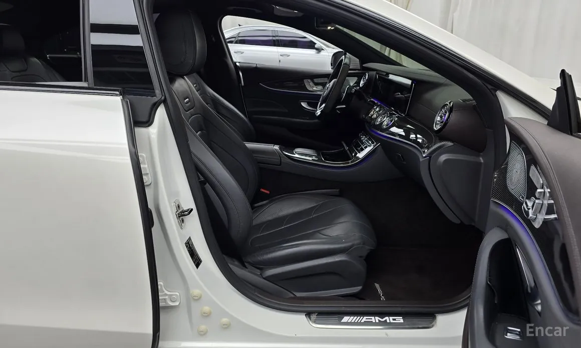 Фото 11 - Mercedes-Benz CLS-Class