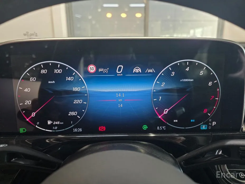 Фото 10 - Mercedes-Benz E-Class