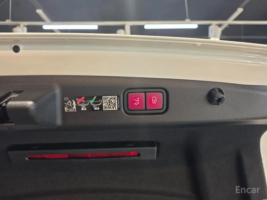 Фото 20 - Mercedes-Benz E-Class