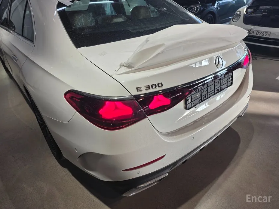 Фото 7 - Mercedes-Benz E-Class