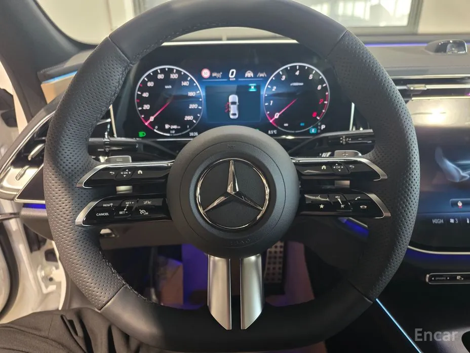 Фото 9 - Mercedes-Benz E-Class