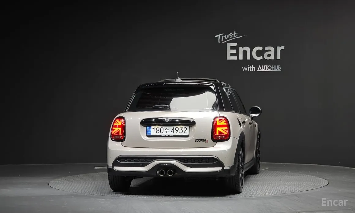 Фото 4 - Mini Cooper