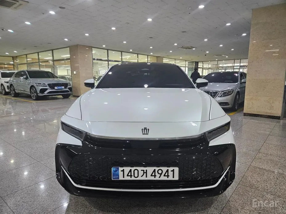 Фото 2 - Toyota Crown