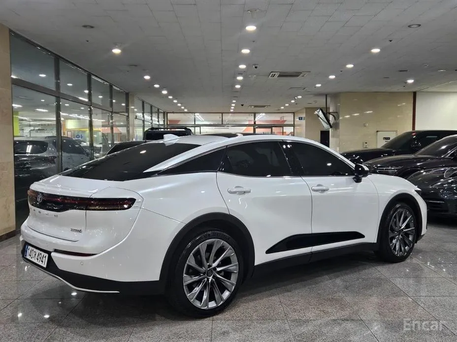 Фото 3 - Toyota Crown