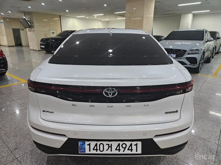 Фото 4 - Toyota Crown