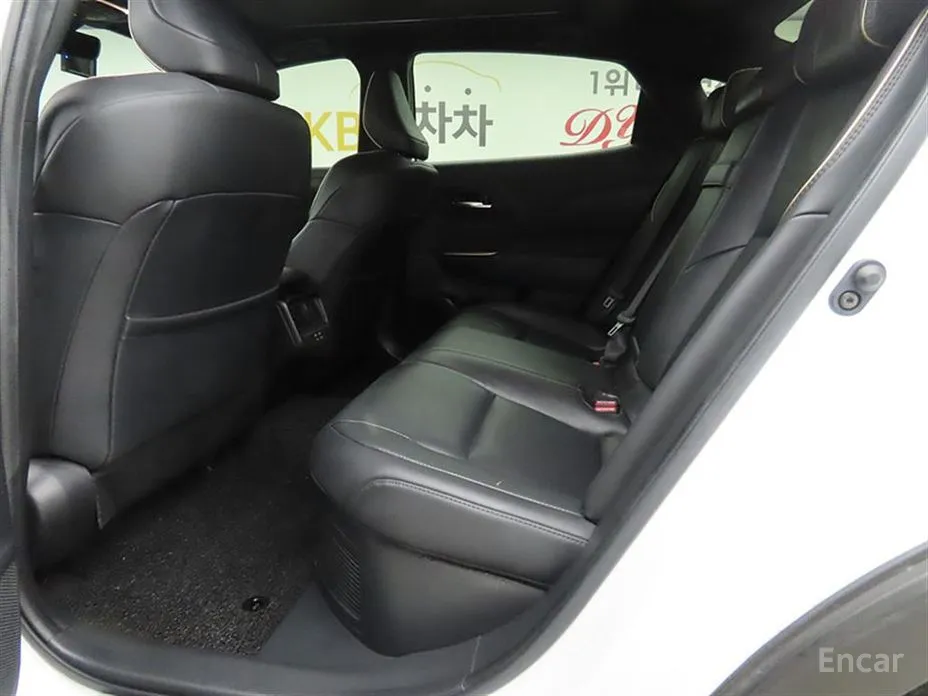 Фото 6 - Toyota Crown