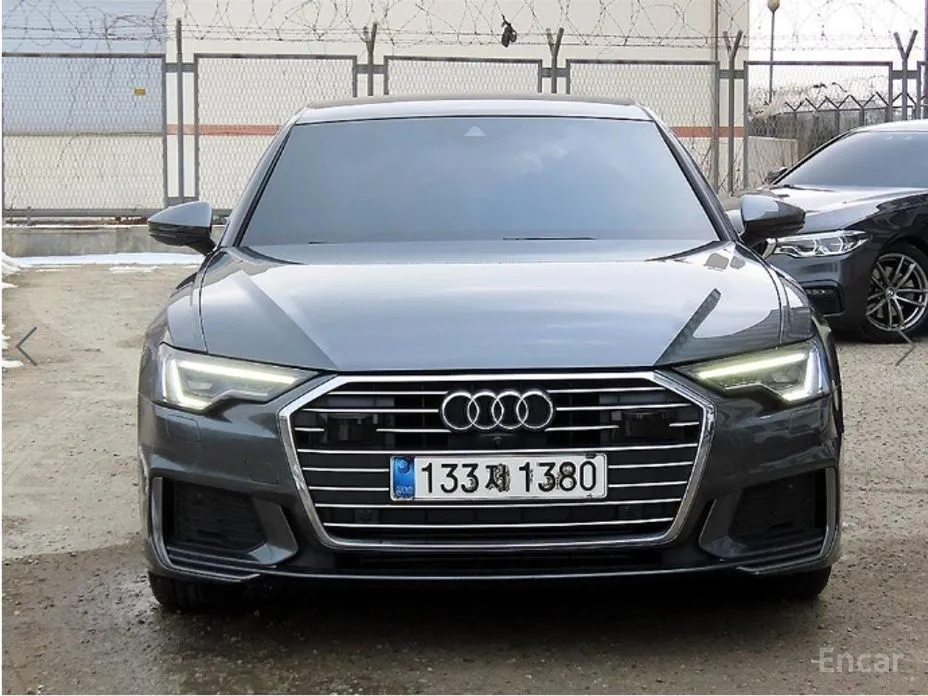 Фото 1 - Audi A6