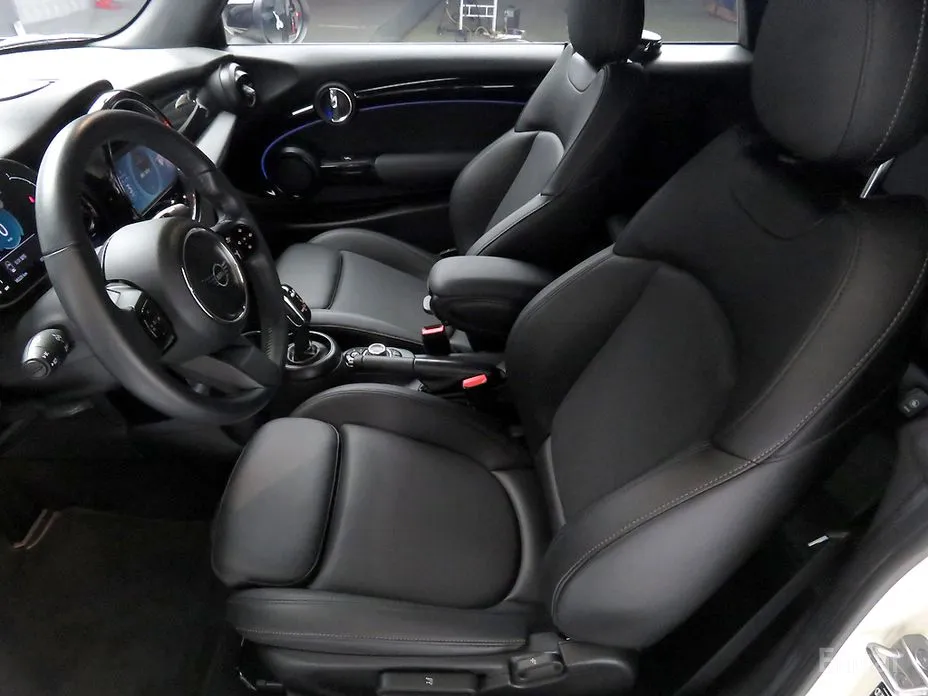 Фото 5 - Mini Cooper Convertible