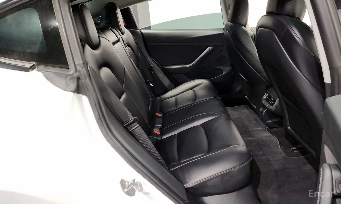 Фото 12 - Tesla Model 3