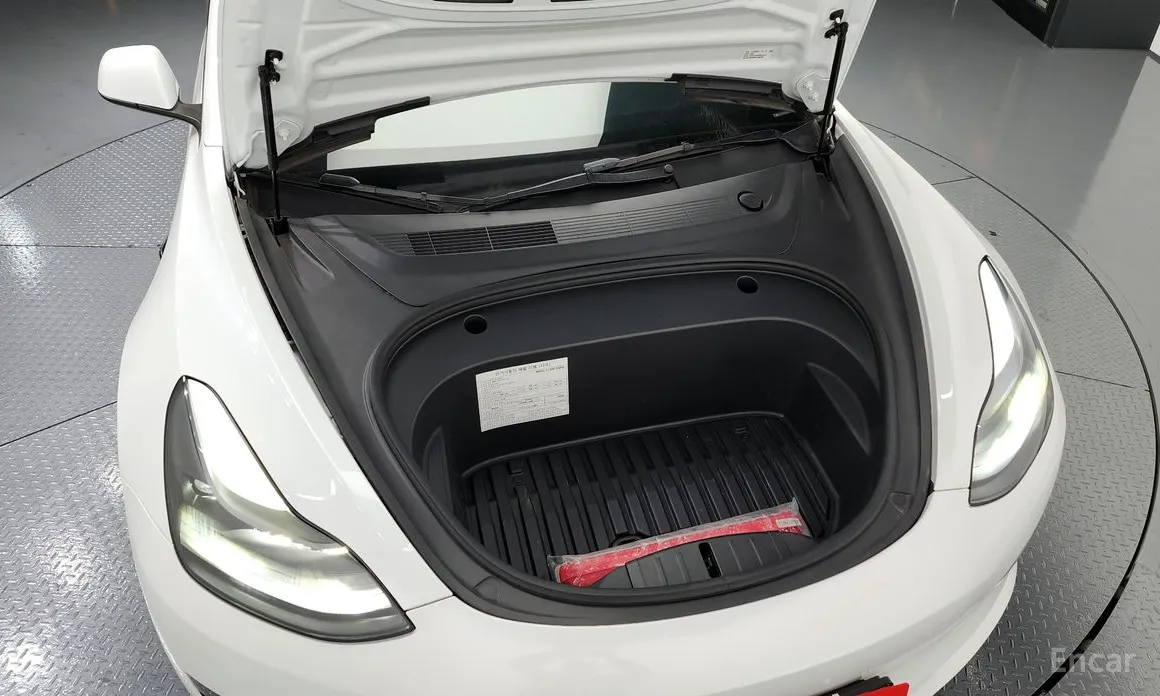 Фото 6 - Tesla Model 3