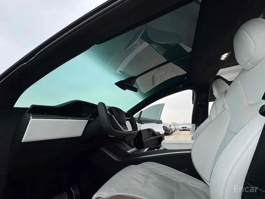 Фото 18 - Tesla Model X