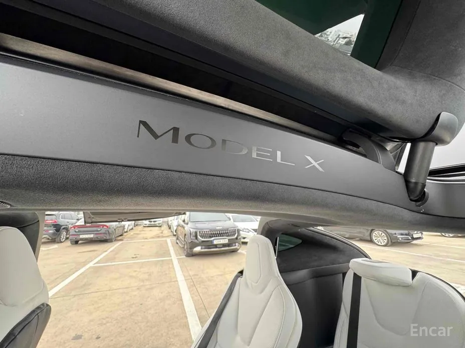 Фото 19 - Tesla Model X