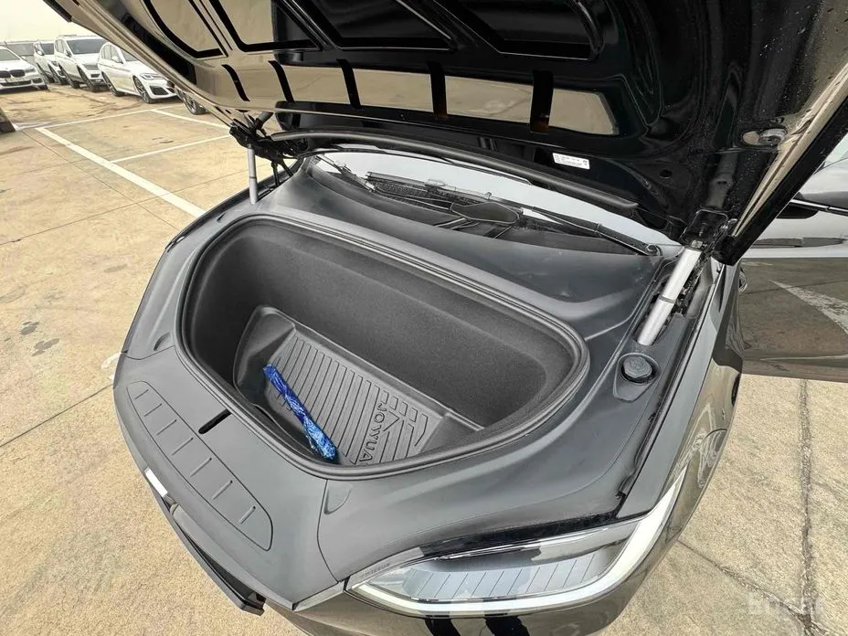 Фото 6 - Tesla Model X