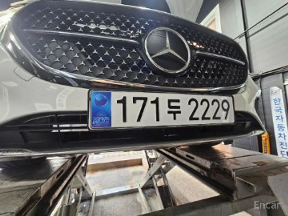 Фото 1 - Mercedes-Benz E-Class