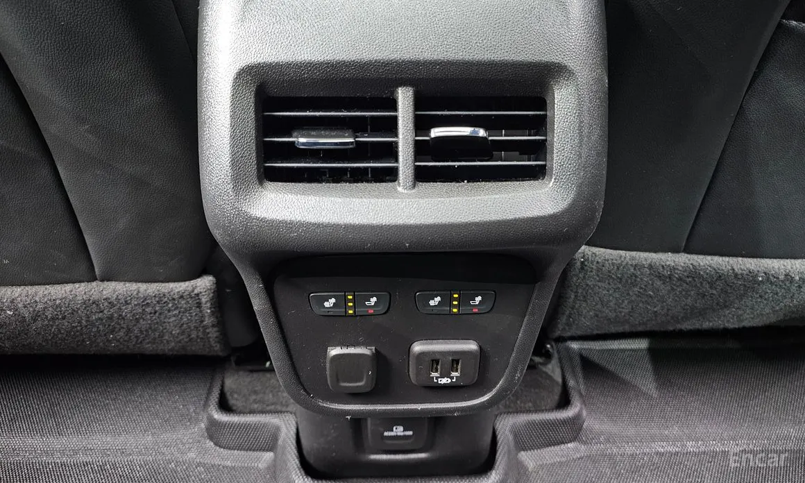 Фото 18 - Chevrolet Equinox