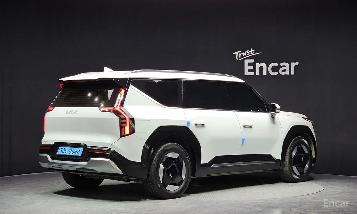 Фото 2 - Kia EV9