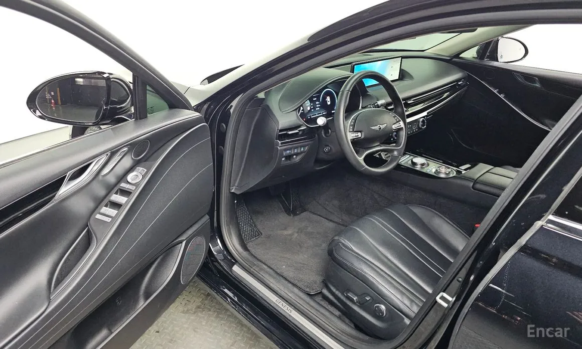 Фото 10 - Genesis G80